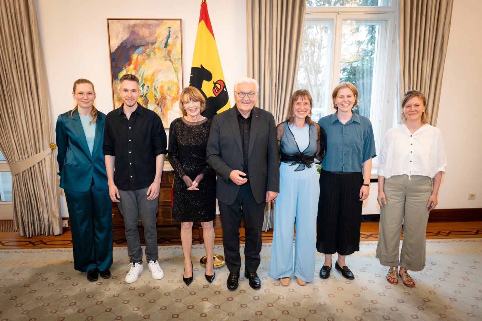 Sara Decker and her ensemble with Federal President Frank-Walter Steinmeier