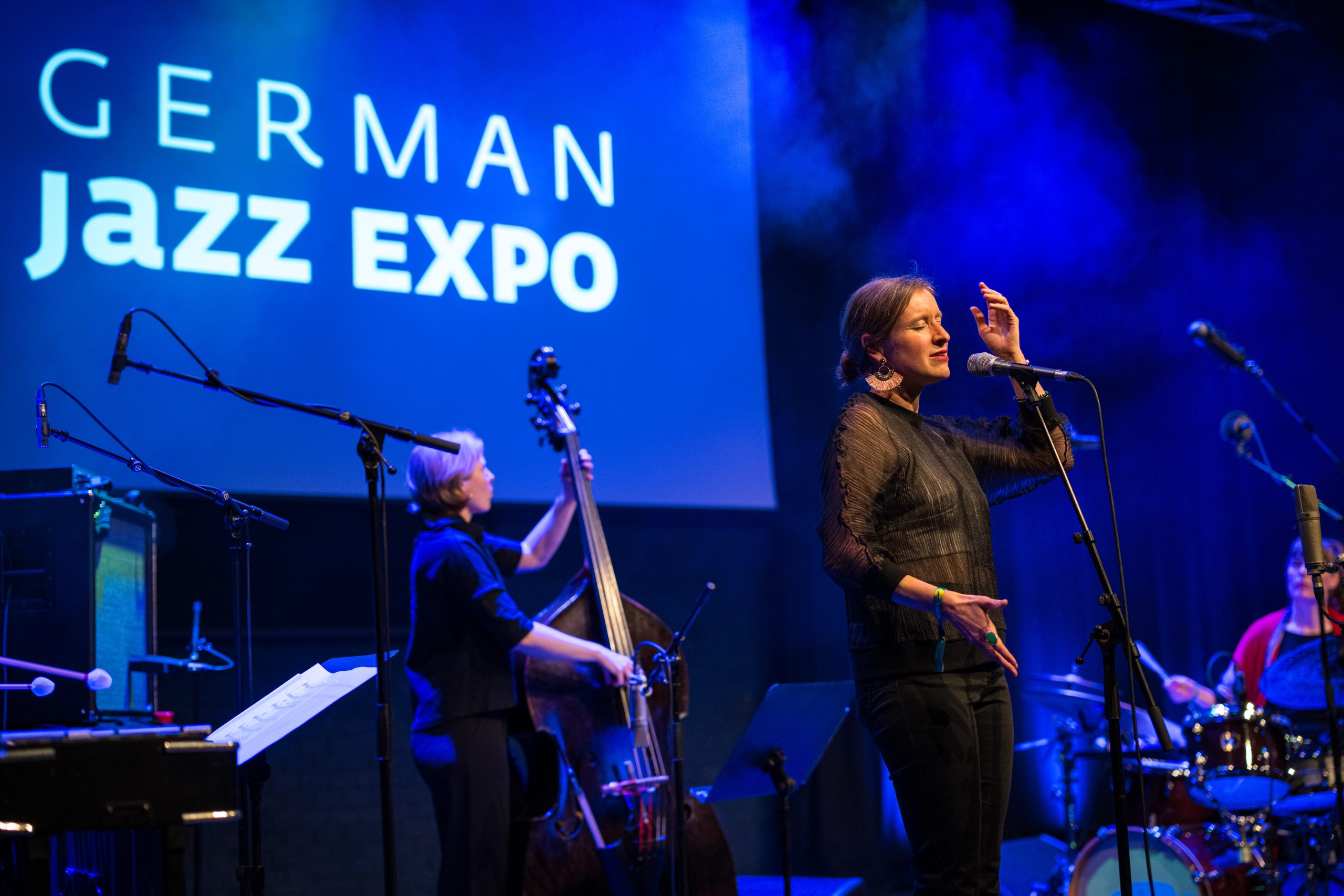 Sara Decker performing with Expand at the German Jazz Expo showcase in Bremen
